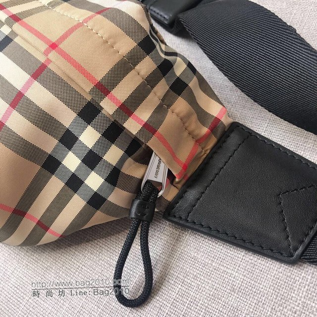 Burberry專櫃新款包包 巴寶莉格紋帆布腰包胸包挎包  db1009